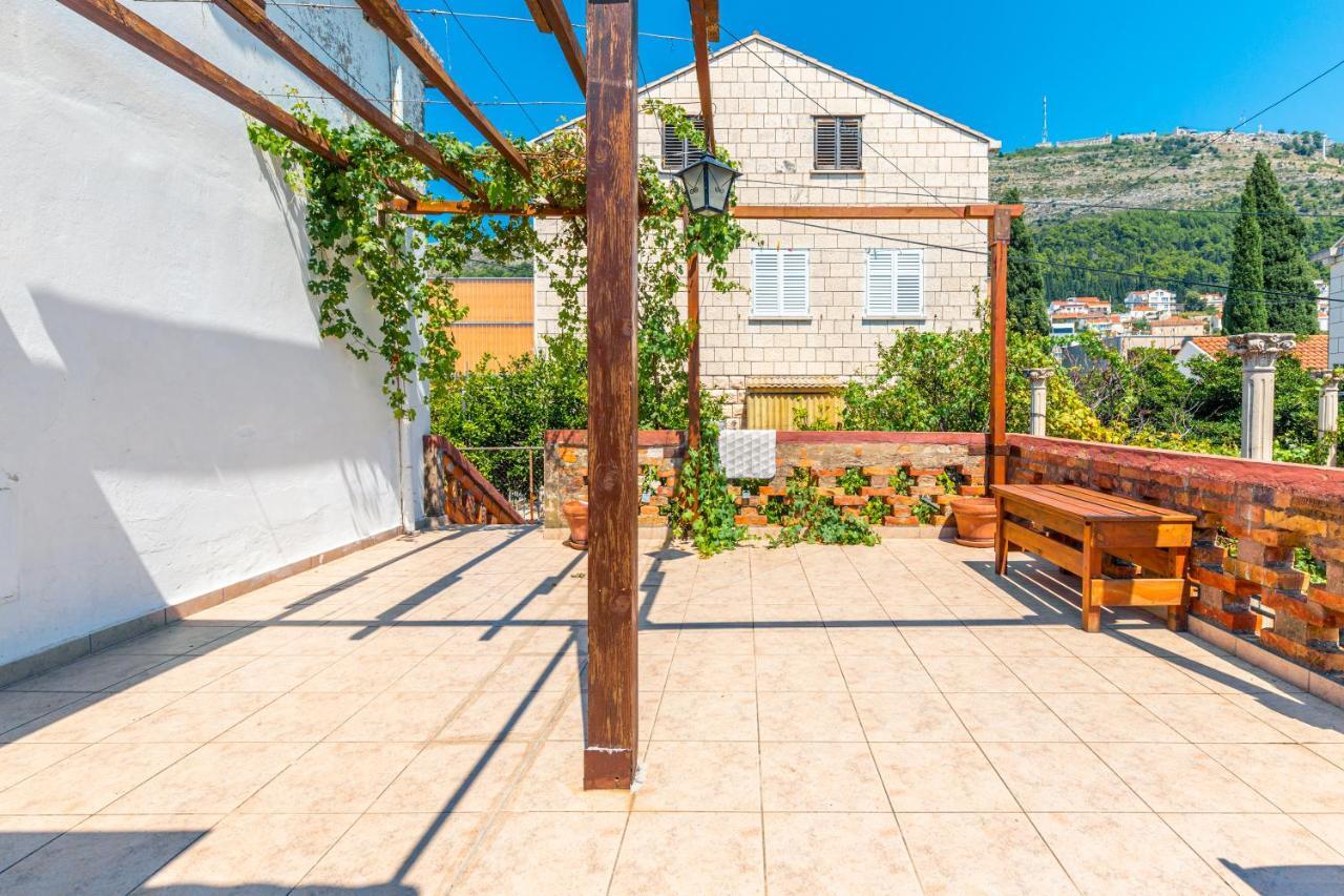 Guesthouse Isabel La Catolica Dubrovnik Exterior photo