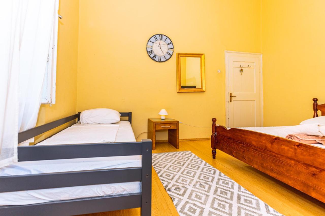 Guesthouse Isabel La Catolica Dubrovnik Exterior photo