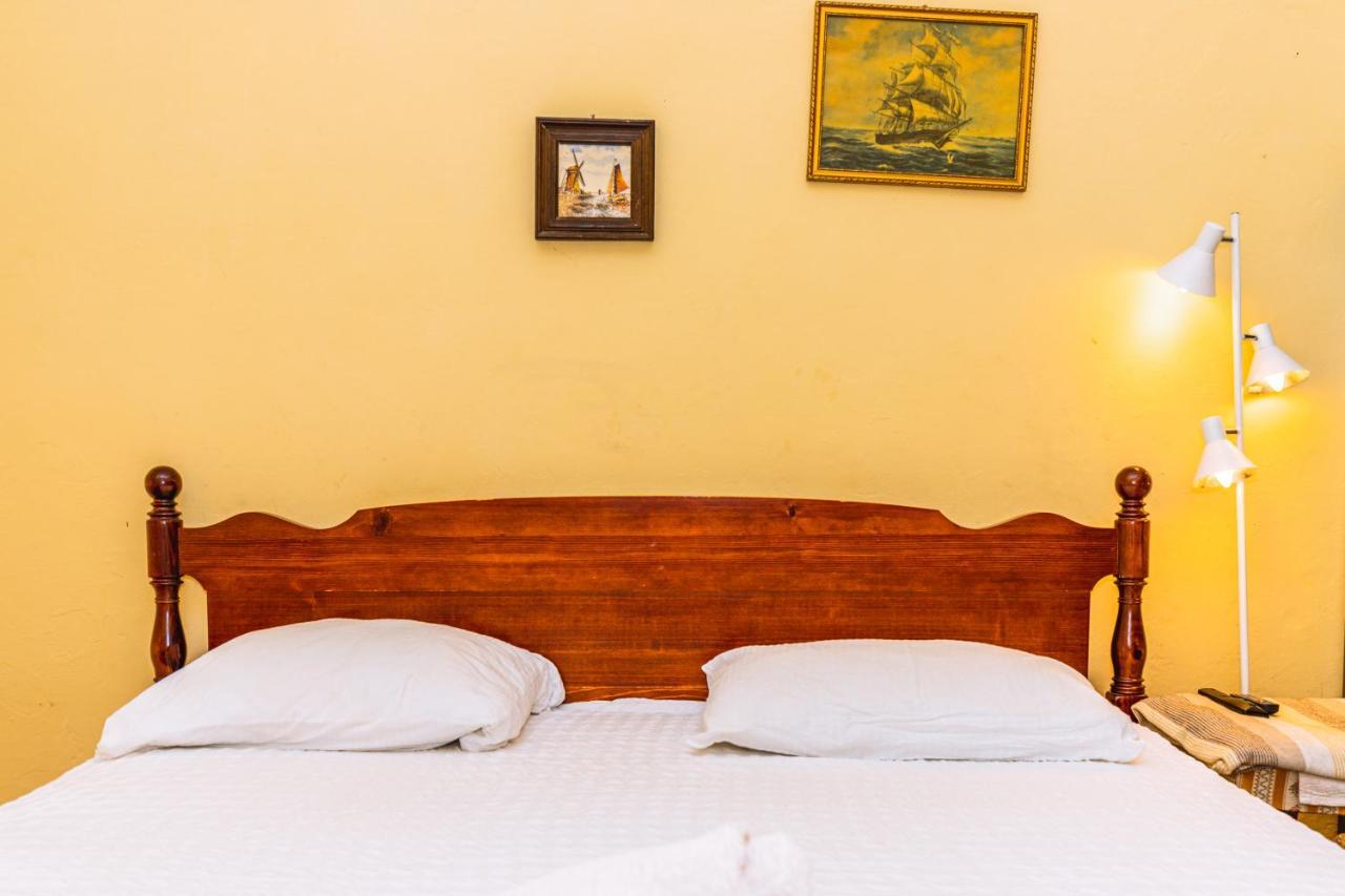 Guesthouse Isabel La Catolica Dubrovnik Exterior photo